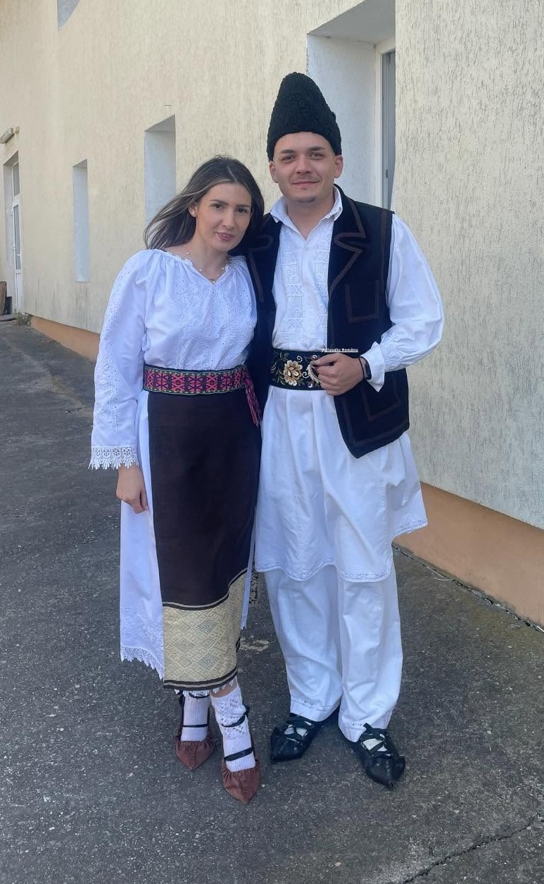 Prof. Daiana Theodora Călin șî Claudiu Românu